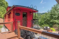 Train Caboose w/ Upscale Amenities Minutes to Waynesville & Asheville