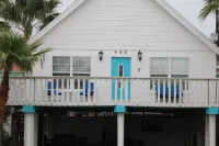 Super Location, Middle of the Island Hotels near Beach Waterpark