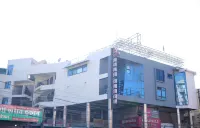 Hotel Lal's Plaza