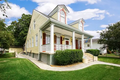 Historic New Orleans Gem - 4 Miles from French Quarter -Sleeps 10