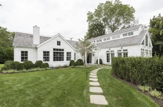 Stunning Hampton Holiday Family Fantasy for your Team