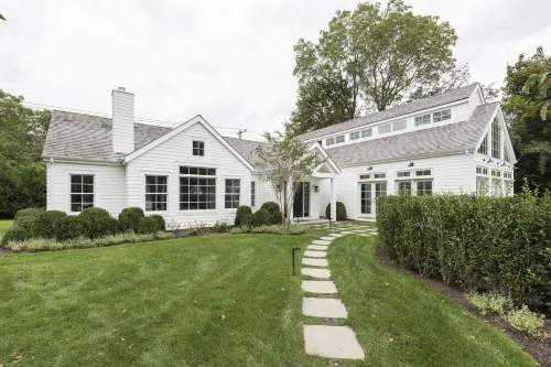 Stunning Hampton Holiday Family Fantasy for your Team