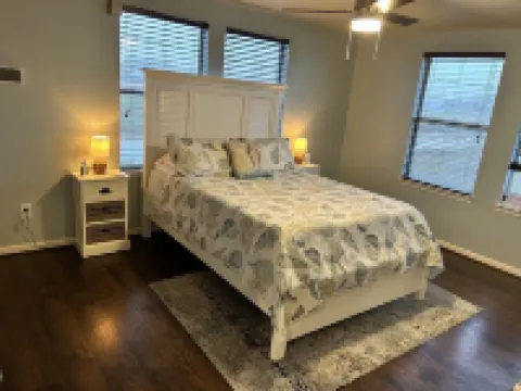 Sunny San Leon Casita!!