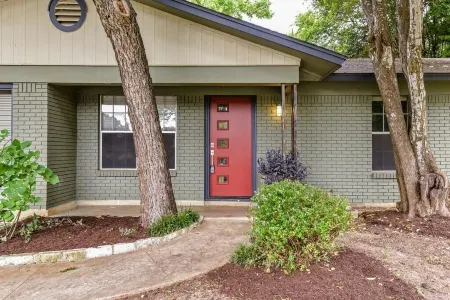 Your East Austin hideaway! Отели рядом с достопримечательностью «Остин Хинду Темпл & Комм Сентер»