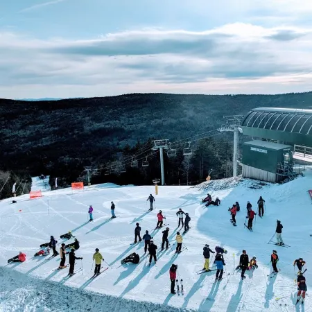 Great Views! AC Ski In Ski Out! Fireplace! Best Deal on the Mountain! Hot Tubs