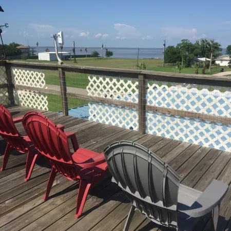 Lovely 2/2 Coastal Home next to Beach and fishing