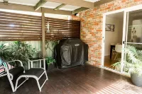 450m to Beach, Shops, Cafes, Restaurants + WIFI/Netflix North Coast Regional Botanic Garden附近的飯店