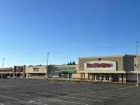 Cozy home 5 minutes to shopping center, HC college, 2 kitchens, 2 living rooms