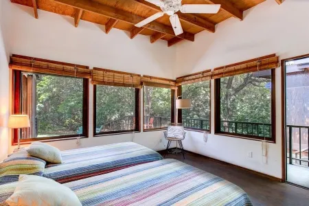 Idyllic Setting on Waialea Bay - White Sand Beach, Family Friendly Отели рядом с достопримечательностью «Хапуна Бич»