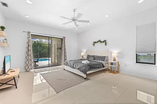 Large Pool/Spa Home Minutes from Beach with Arcade Games and Canal for Fishing.