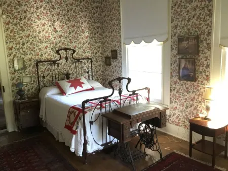 SWEARINGEN PLACE. Est. 1840 Historic Keachi