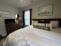 POPULAR Cozy Lake Texoma Cabin with Hot Tub - 1/2 Mile to Lake, Pet Friendly