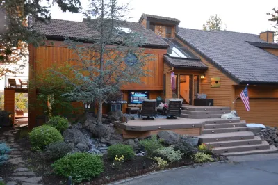 BEST VIEW in BEND and  located close to town 투말로 주립공원 주변 호텔