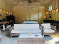 Vineyard View. Main house + Swimming Pool; a Resort Feel in a Vineyard Setting!