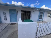 Seaside Serenity-Charming 3-bedroom-10 min drive to Bradenton Beach