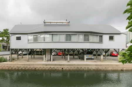 Social Guest House Neltoko Отели рядом с достопримечательностью «Notojima Glass Art Museum»