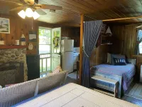 Parkview Cottage #2 - 1/2 block to city beach - 2 ดาว