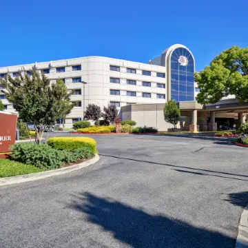DoubleTree by Hilton Pleasanton at the Club