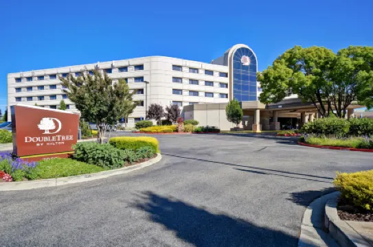 DoubleTree by Hilton Pleasanton at the Club