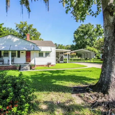 Miss Audrey’s House is a charming cottage in the heart of historic Richmond Hill