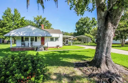 Miss Audrey’s House is a charming cottage in the heart of historic Richmond Hill