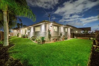 San Diego City Escape – Perfect for Families, Groups, & Business Travelers 미드시티 호텔