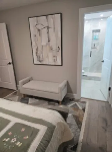 Fully renovated private & cozy 3 bdr cottage with hot tub close to Warren Dunes