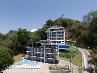 El Faro Containers Beach Hotel Các khách sạn ở Quepos