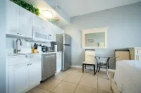 Waterfront Studio Condo by Madeira Beach