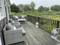 Sep & OCT Open! Ideal Peaceful Location-Walk to Beach & Town. Yard & Views.