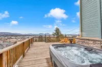Bird’s Eye View: Spacious Home w/ Hot Tub, King Beds & Gorgeous Views