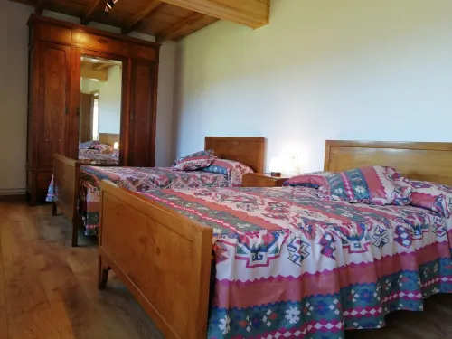 House in the Village | 4 Double Rooms | Fireplace Terrace | Yard