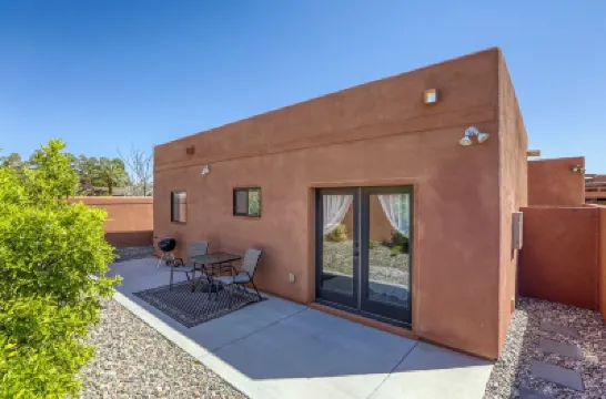 Centennial Hills Luxury Guesthouse (Northwest Las Vegas) Hotels near Mountain Crest Disc Golf Course