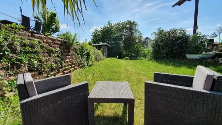 Moderne, Top Ausgestattete, Ruhige, Barrierefreie Ferienwohnung Отели в г. Нонвайлер