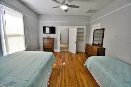 Entire Cozy House  Near Utep Отели рядом с достопримечательностью «Университет Техас в Эль-Пасо»