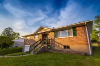 Green Door Getaway — Family-Friendly 4Br, 10 Minutes to New River Gorge - Wifi