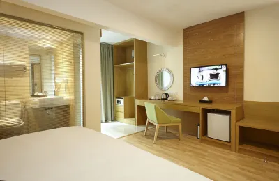 Hotel Six Seasons @ Mid Valley Hotels near qulitypack