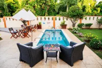 Valley Breeze Guest House - Pools
