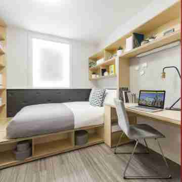 Yugo Explore - Broadstone Hall Rooms