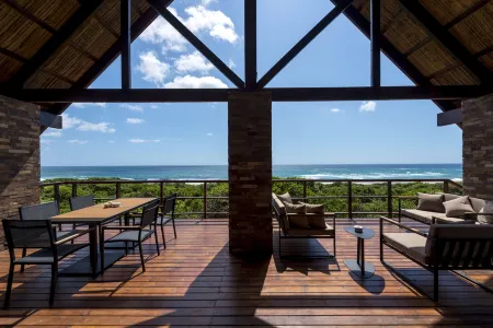 Montebelo Milibangalala Bay Resort