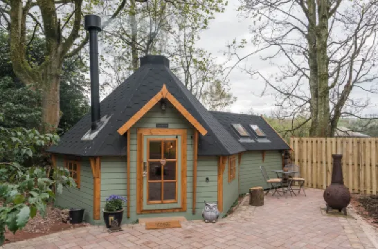 1-Bed Cabin, 2 Adults, Outdoor Bath & Wood Burner Hotels in 