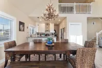 Spacious 3-bedroom house with fitness room, Theatre, WiFi in brilliant Chelan