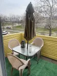 3-bedroom duplex yellow house downtown  Des Moines with AC, WiFi