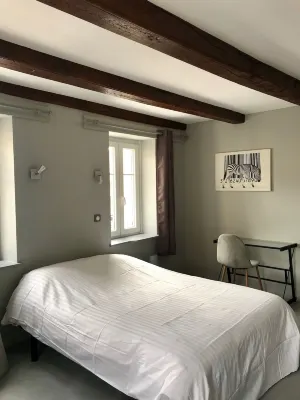 Hotel la Basilique Hotels near Epinal Train Station