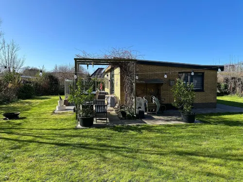 Beautiful Bungalow with Spacious Garden