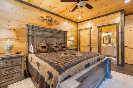 Luxury Brand New Cabin 5b 5.5ba with Arcade, Theater