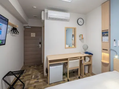 Toyoko Inn Takamatsu Ekimae Hotel a 