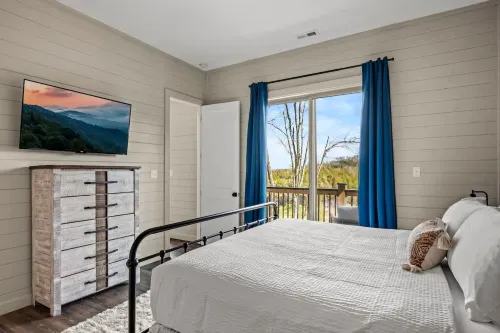 NEW Lake View Indoor Pool Sleeps 14 Hot Tub