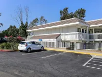 Super 8 by Wyndham Livermore Hotels in Alameda County