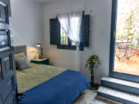 Lemon Tree Patio-Mountain View, Delightful Home in Olvera-Cadiz-Andalucia-Spain 奧維拉酒店